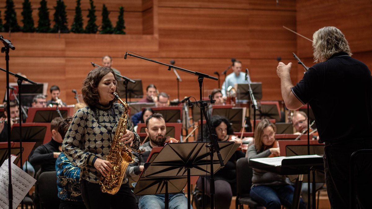 conradvanalphen's tweet photo. Looking forward to a great concert tonight with the Macedonia Philharmonic and #AsyaFateyeva this evening. Debussy Rhapsody - #JacobTV Tallahatchie  Saxophone Concerto and Shostakovich's monumental 10th Symphony!! https://t.co/iDF6eE7WES https://t.co/WwqDEoGtuy