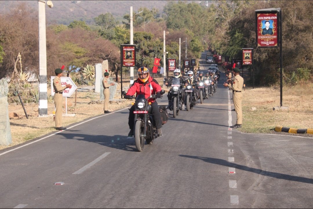 pruthaaa_patel's tweet photo. #75yearsofNCC
#AtmaNirbharBharat
The #NCCJawaMotorcyclerally was flagged in by Army Garrison Cmdr, Udaipur on 19th Jan. The high Josh of the riders was unmatched!
@HQ_DG_NCC
@DefencePRO_Guj
@CMOGuj
@GovernorofGuj
@ArvindKapoorTYG
@NCC_Dte_Gujarat
@jawamotorcycles
@yezdiforever https://t.co/OxDcCYk5wy
