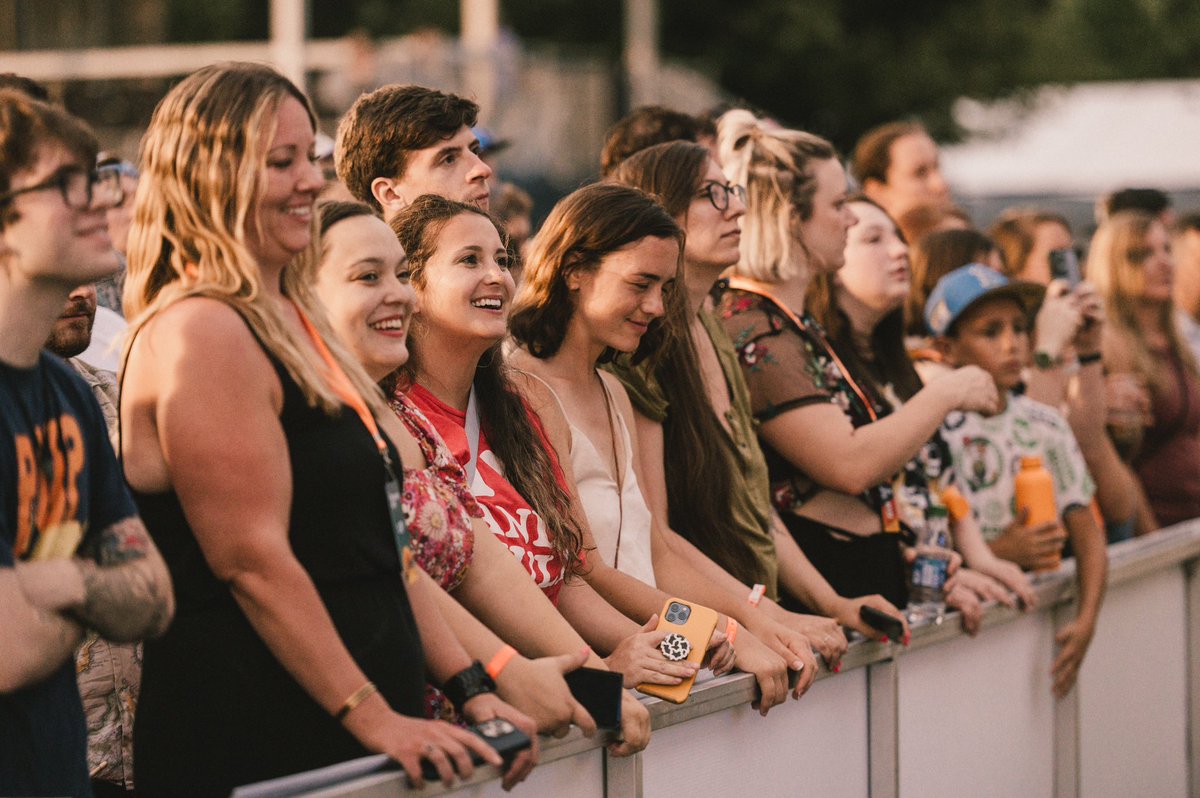 InBtwnDaysFest's tweet photo. Smile, it’s Friday ☀️ https://t.co/Q7v1M6iQcY