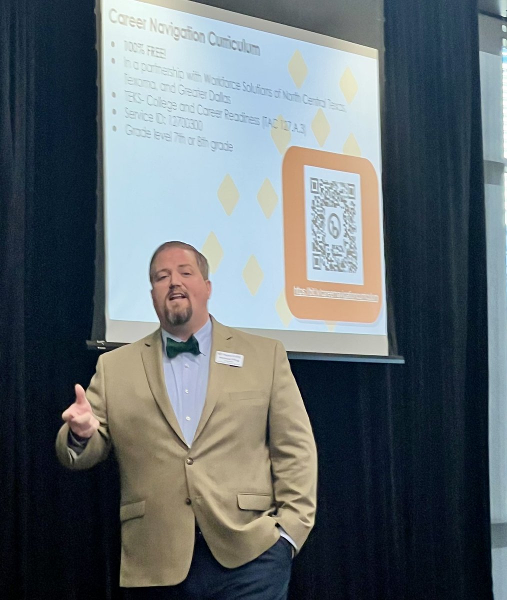 Region10CCMR's tweet photo. 🔆Shoutout to @pflug327 @Region10CCMR for sharing about Career Navigating to our Director of Counselors meeting today. 🙌🏼#writingthefuturetogether @ https://t.co/cyCaXBv2zU