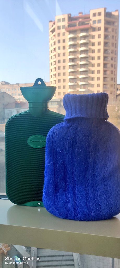 dutt_upasna's tweet photo. Tell me you're an Indian without telling me you're and Indian!
Well apparently even Europeans are alike.
#hotbag #WinterWeather #Indian #essentials #Trending #TweetOfTheDay #quote https://t.co/kA658OSB90