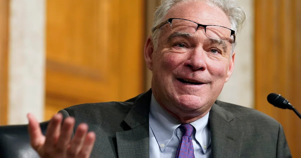 katekeepsit100's tweet photo. there is a lot to like about senator tim kaine but one particular favorite thing is when he wears his glasses like this https://t.co/1p2e0PO9Aj
