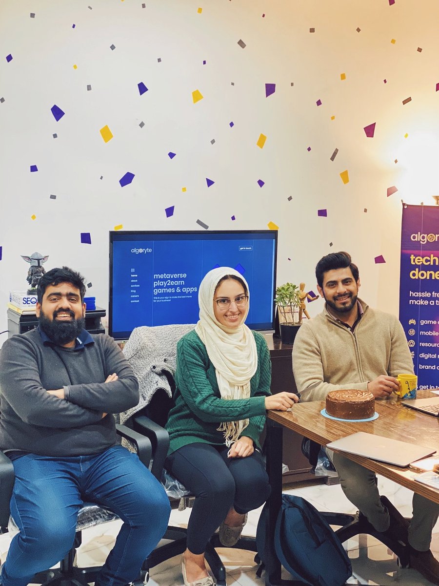 algoryte's tweet image. Starting to realize that we as a team don't really need it to be anybody's birthday to have cake at the office 🥳🎂🤷🏽‍♂️🎉

#cakelife #itiswhatitis #tgif #sweettooth #algoryte