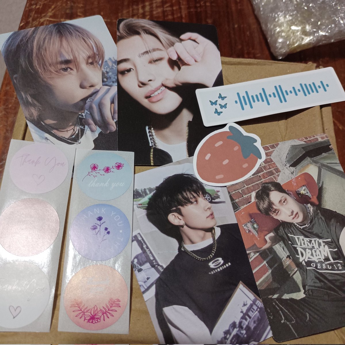 Sunsunbskt's tweet photo. I have happy mail! #SunSunMails #SunSunTrades
Thank you so much @puppyminjeong for trading w meeee ʕっ•ᴥ•ʔっ https://t.co/x0vkIlN7uY