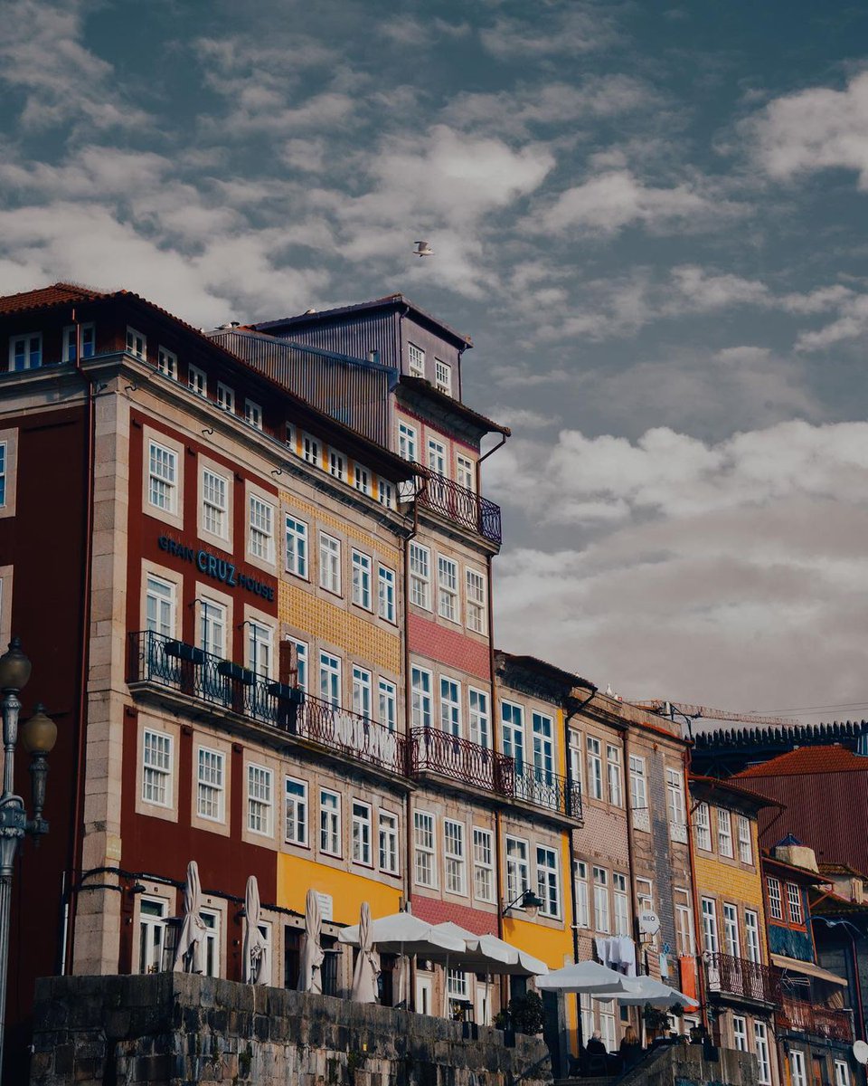 In Porto there are no gray days. There is always color in the city! 😍

📷IG: theo.miege

#IHG #InterContinentalLife #VisitPorto #Porto #Travl #Portugal