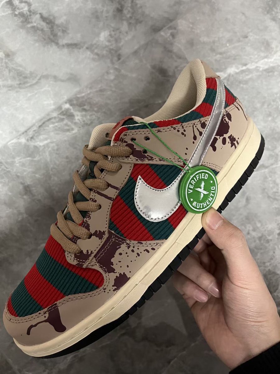 StealXDaddy's tweet photo. #GotItOnStockX #StockXFake #AirJordan #Nike #scam #dunksb
StockX has ordered a batch from a fake shoe shop in China and it's on sale now. All buyers should be on the lookout https://t.co/JUs9D2gJoj