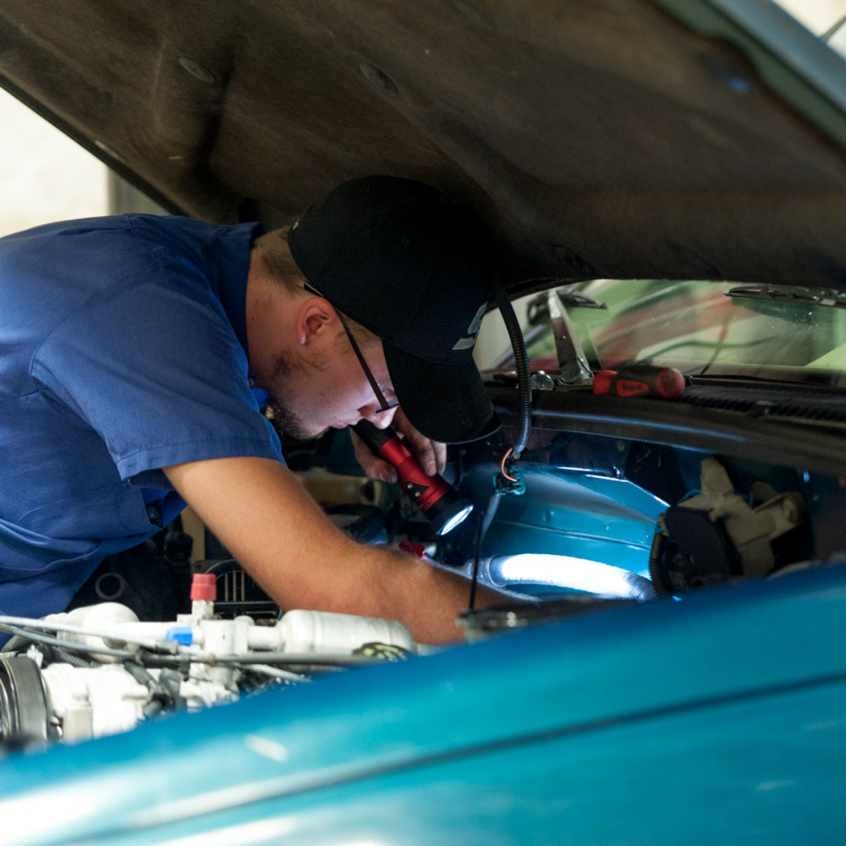 awbench's tweet image. Oil changes, tire alignments, engine repairs, and more: Our garage is here to make sure your ride runs smoothly all year long.