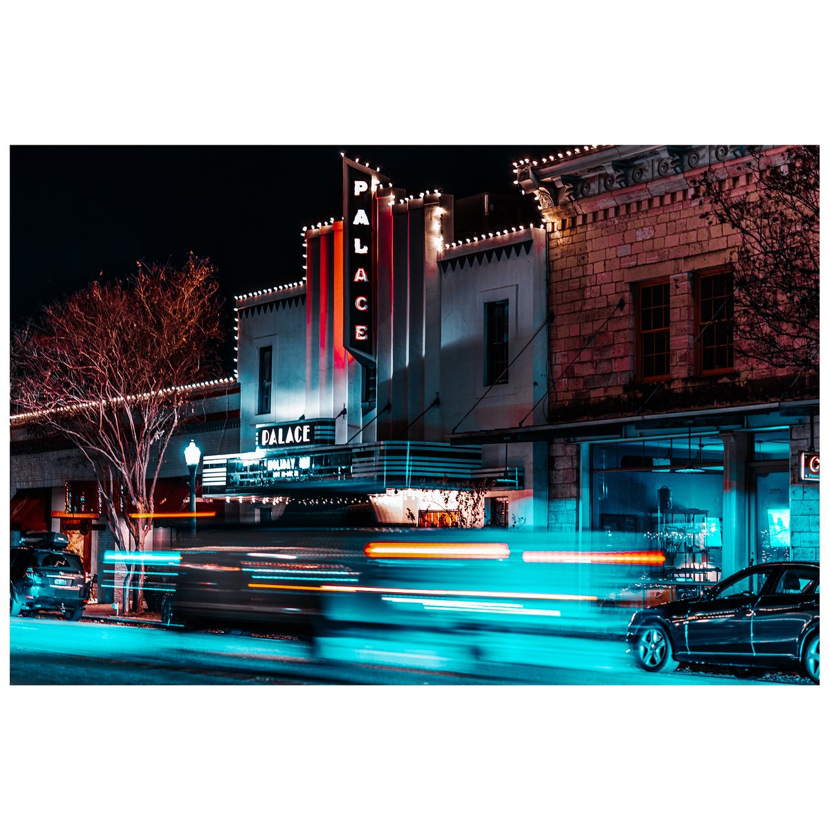 PixrGuy's tweet photo. Had fun shooting some #streetphotography while in Georgetown for the soccer tournament. It was a nice change of pace from shooting sports all week. Music always has my heart.
#georgetown #guitar #georgetownpalacetheatre #rootsbistrogtx #ryandouglas #musicians #streetart #pixrguy https://t.co/wnLrKee0cx