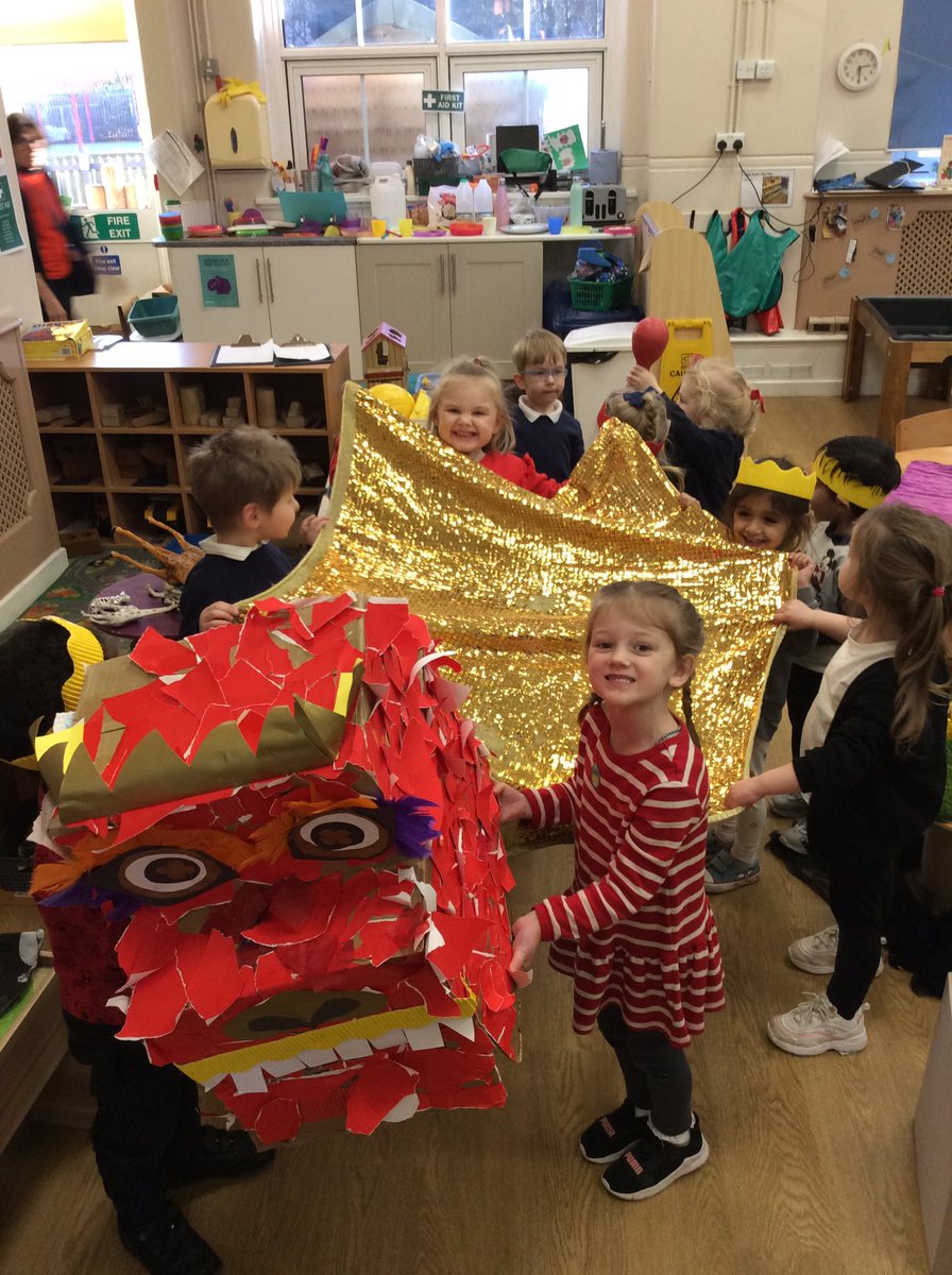 EgremontEYFS's tweet photo. Off we go on our Dragon parade! 🐉🐲🇨🇳🧧 I hope the whole school is ready for us #letsmakesomenoise #dragonparade #ChineseNewYear https://t.co/5VRX5eJW4J
