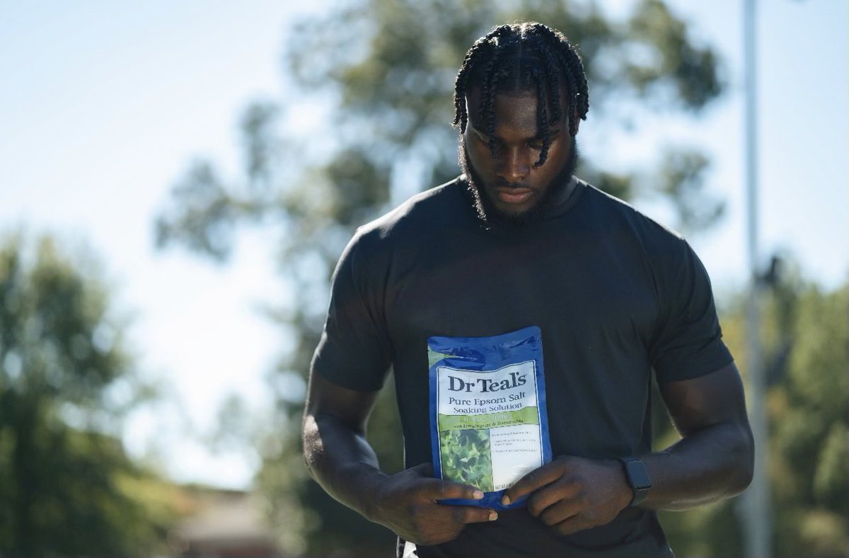 Another year down, leaving it all on the field. With sights on the future I'm focused on my recovery game, and I'm doing it with @DrTeals 💪 Dr Teal’s Epsom Salts get my body ready for a full muscle reset, so I can be my best for the next big chapter. #DrTeals #Ad