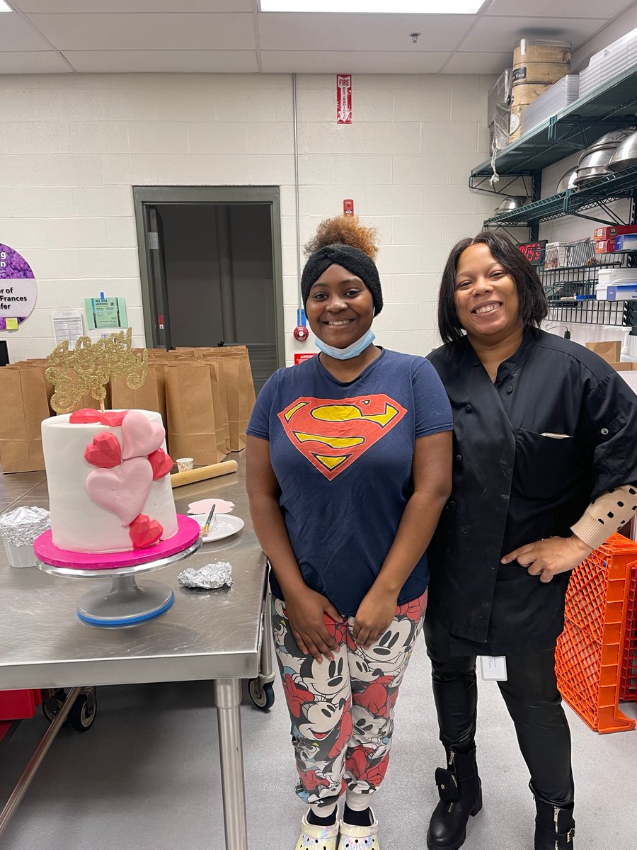 TAPPSchool's tweet photo. Aspiring Chef Amari during her job shadow with Common Table Program (Catholic Charities of Louisville)!  Upon completion of the program, she will earn a Louisville Metro Food Safety Manager's Certification. 👩🏾‍🍳👩🏾‍🍳 #TAPPcareers #CommonTable https://t.co/B1Uftyx6E3