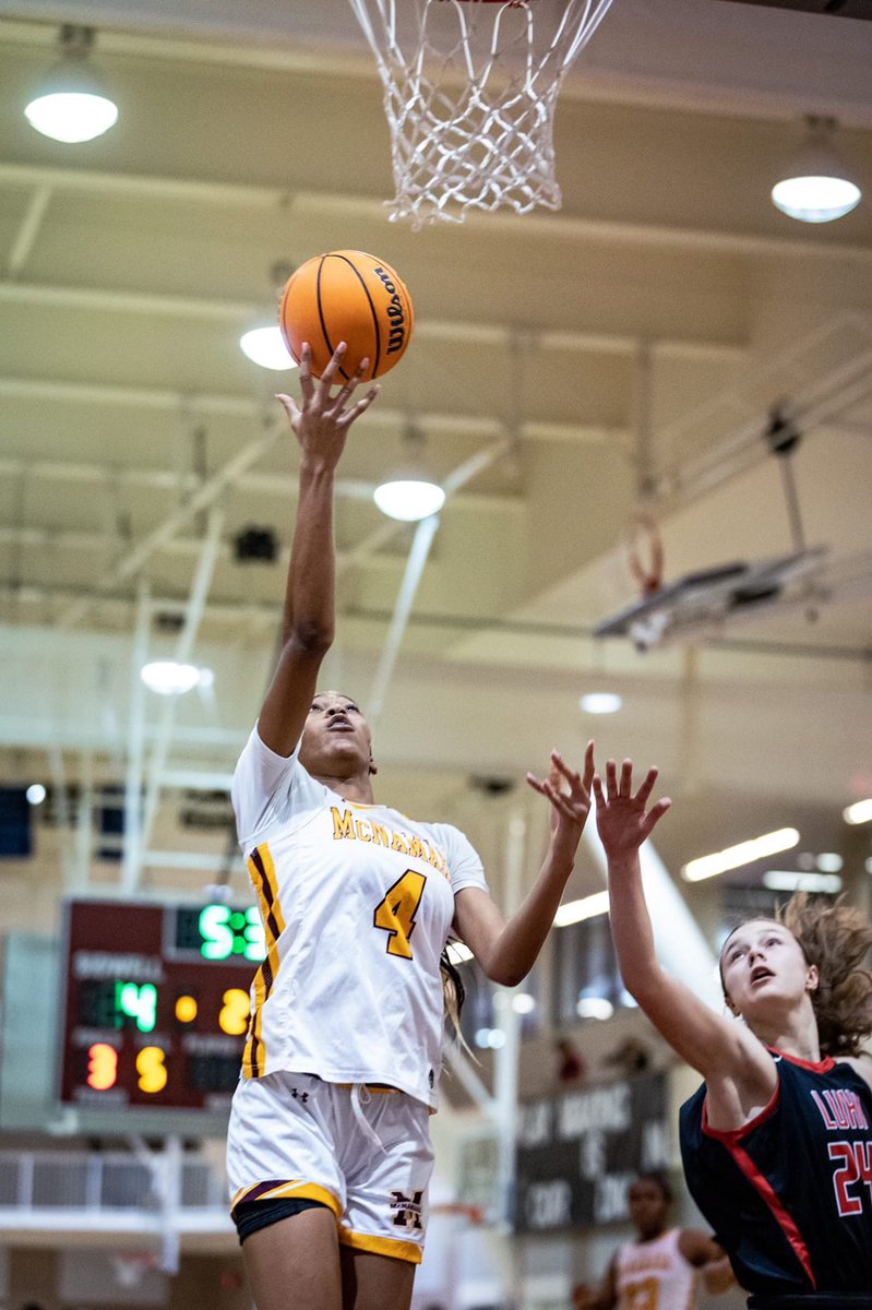 CraftZhen's tweet photo. Sophomore season! @BMacLadyHoops @TeamTakeoverGBB https://t.co/He4owjk0kG