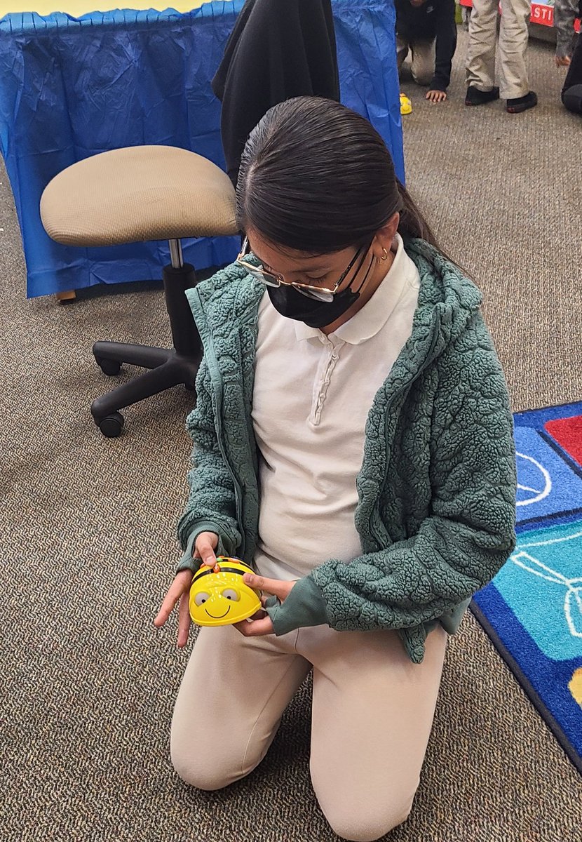 Students are in the EXPLORE station learning how these Bee-Bots work! <a href="/DISD_Libraries/">Dallas ISD Libraries</a> <a href="/ProjectReadDISD/">Dallas ISD Project R.E.A.D.</a> <a href="/HBGonzalezPLA/">Henry B. Gonzalez PL Academy</a>
