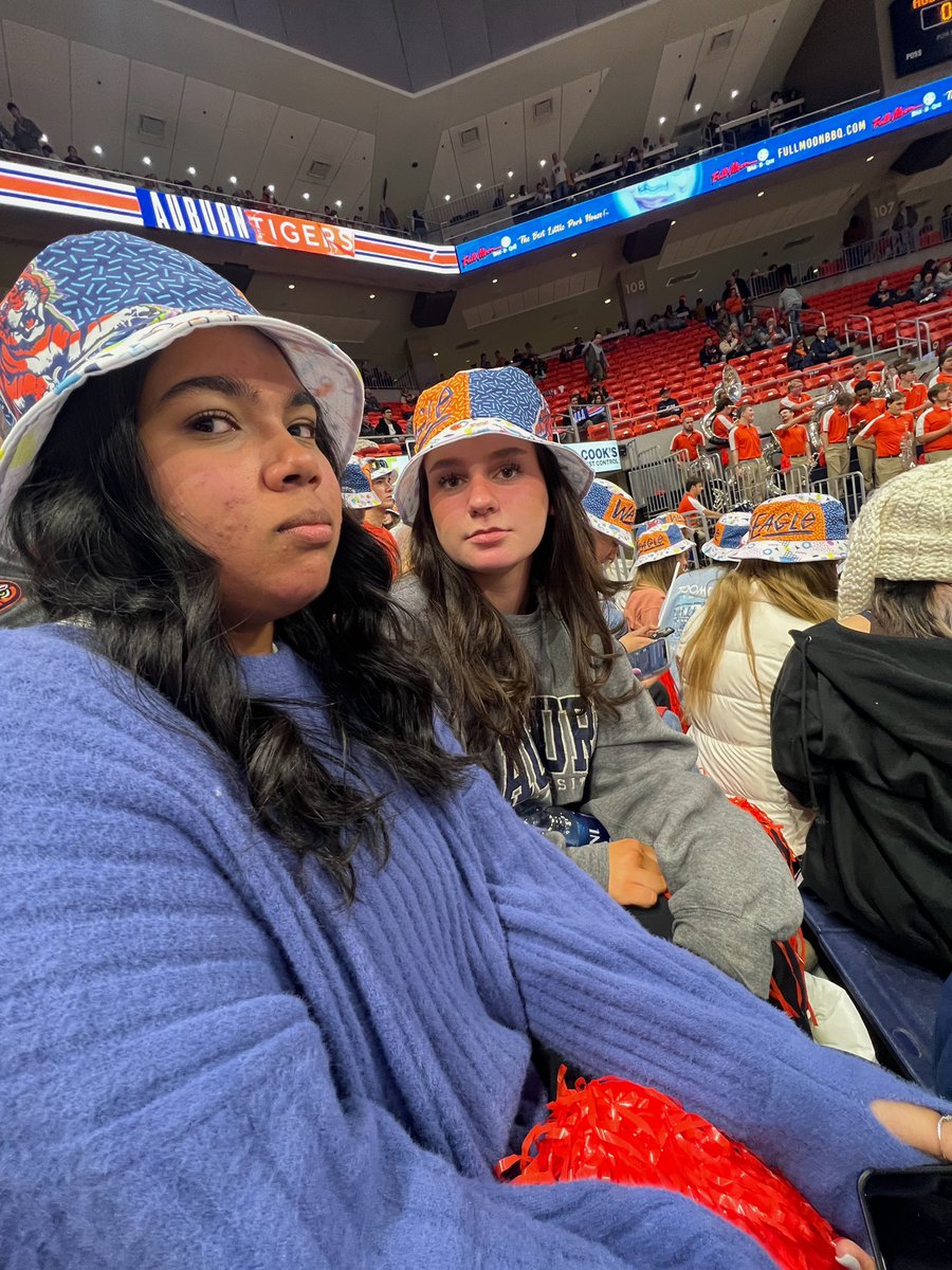 Alexandrahenson's tweet photo. y’all already know nobody does it like the jungle does… #wardamn https://t.co/NgBZS0jriV