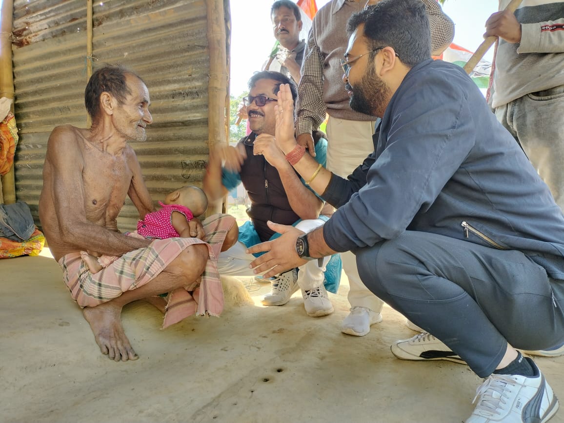 iyctripura's tweet photo. ৩৩-নং দাউছড়া পশ্চিম গিলাতি এলাকার বিভিন্ন জায়গায় বাড়ি বাড়ি জনসংযোগ কর্মসূচি করা হয়, 
উপস্থিত ছিলেন ২৭ কল্যাণপুর প্রমুদনগর কেন্দ্রের ইনচার্জ অভিজিৎ সিং এবং ২৭ কল্যাণপুরের বরিষ্ঠ নেতা কার্তিক দেবনাথ মহাশয়!

#congressin2023 https://t.co/onZKwTD9H6