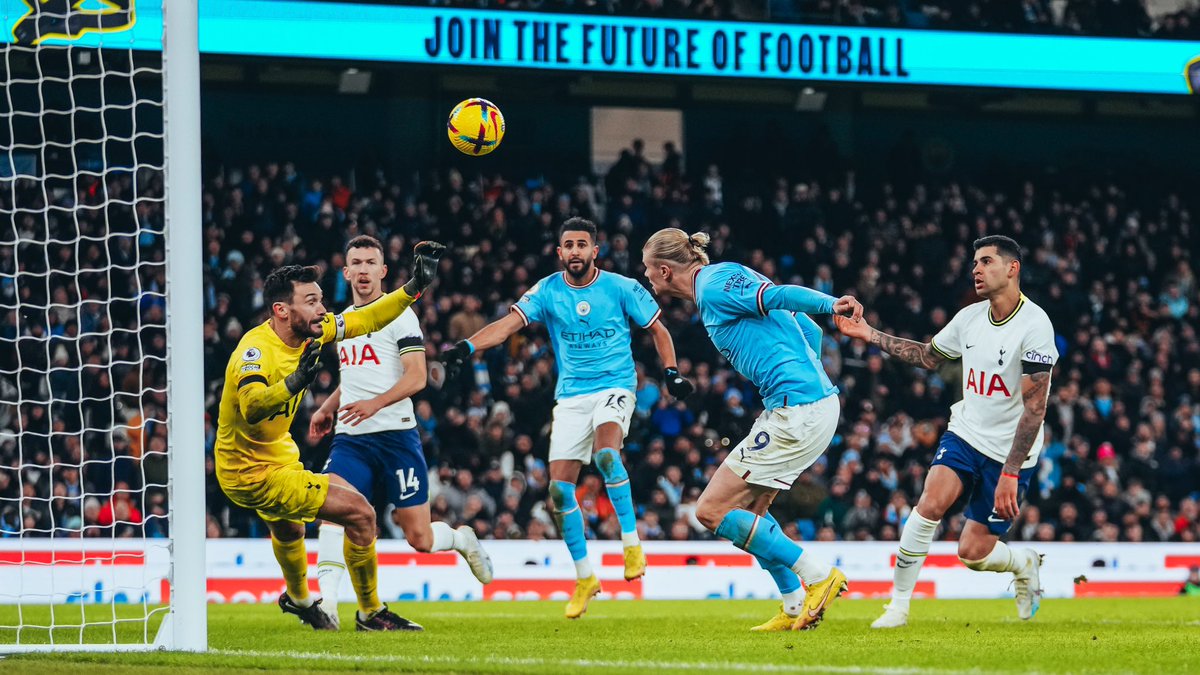 #SPOTTED CITYPLAY LEDs “Join the future of football” displayed at the moment of @ErlingHaaland’s equaliser against Tottenham last night. Have you seen the comeback? 🤩