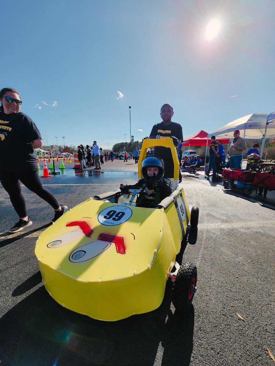 TALLADEGA's tweet photo. Next Gen - student style 🤩 

We hung out with @Greenpower_USA as 4th-6th and 9th-12th tested their built electric race cars for their schools and compete in a variety of events both on the track and the classroom.

Check it out! https://t.co/gFftc1evPH