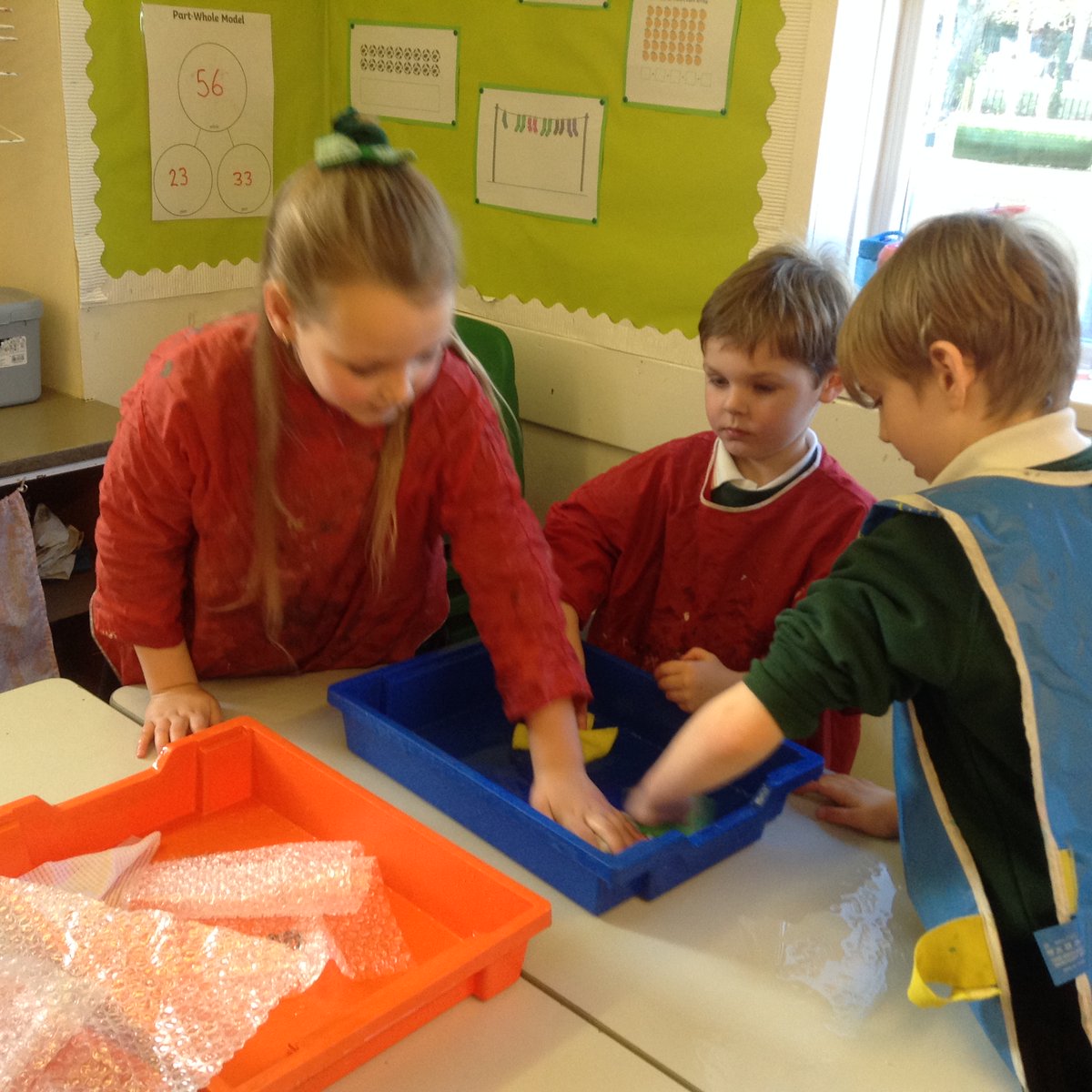 StSampsonsPri's tweet photo. Year 2 enjoyed exploring the properties of materials on different base stations this afternoon #messyscience #experienciallearning https://t.co/4KaFCqhgIn