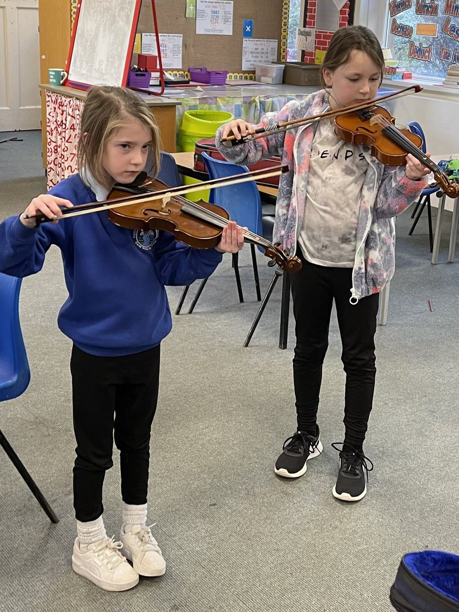 <a href="/PontarddulaisSc/">Pontarddulais School</a> <a href="/SwanseaMusic1/">SwanseaMusic</a> year 3 tried hard to get their down bows moving all together today after watching <a href="/BBCNOW/">BBC NOW</a> string family 🎻