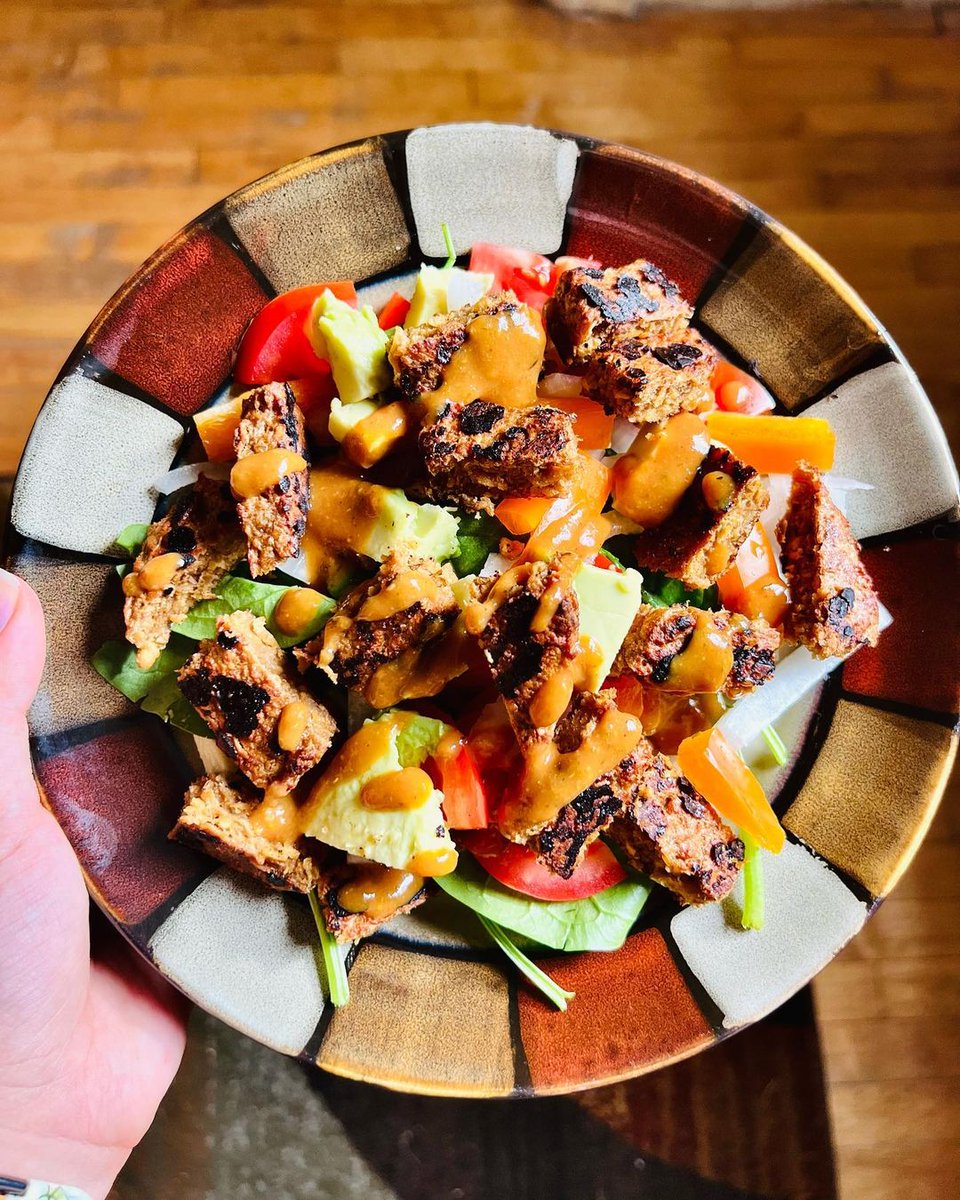 This is our kind of resolution. 💪🍔
@veganproteingal via Instagram