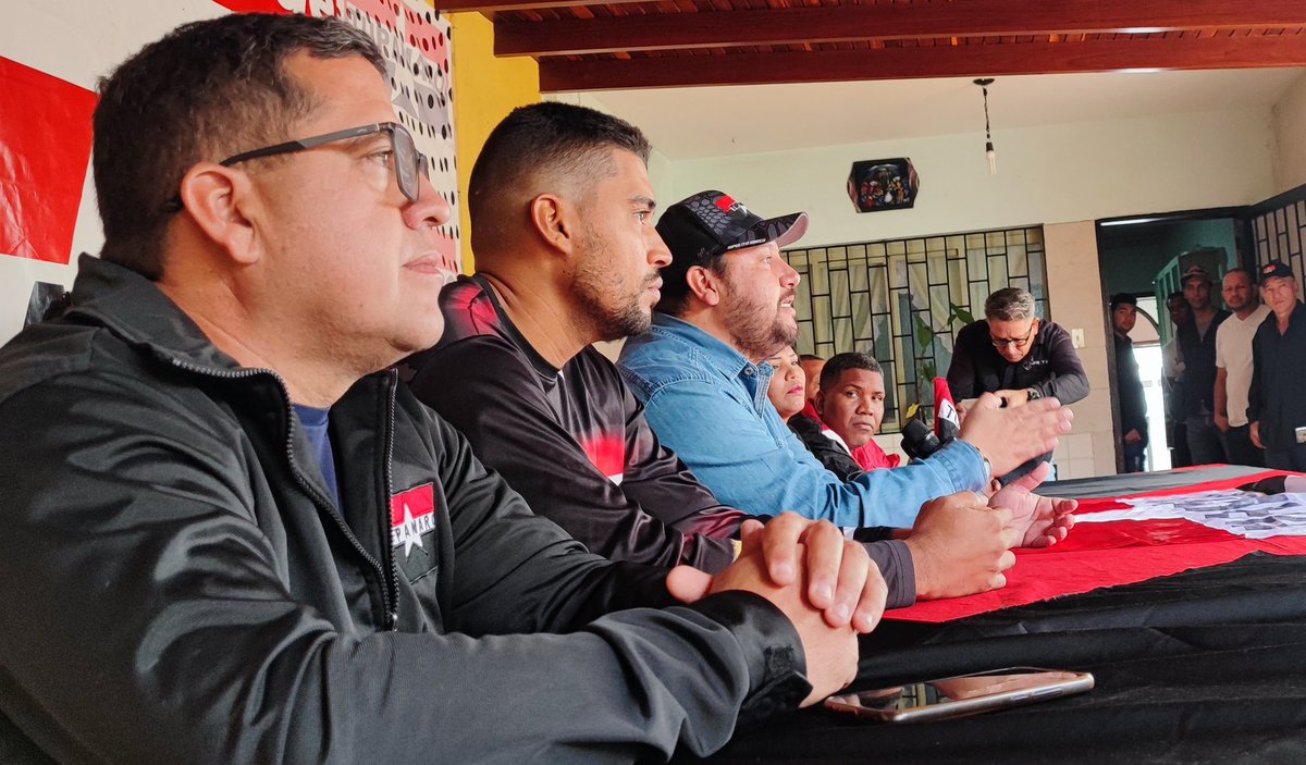 #AlMomento|| Dirección Nacional Operativa TUPAMARO ofrece rueda de prensa a fin de informar sobre los planes de nuestra organización enmarcados en las líneas nacionales emanadas por el Presidente <a href="/NicolasMaduro/">Nicolás Maduro</a>

#ComunaYProducción