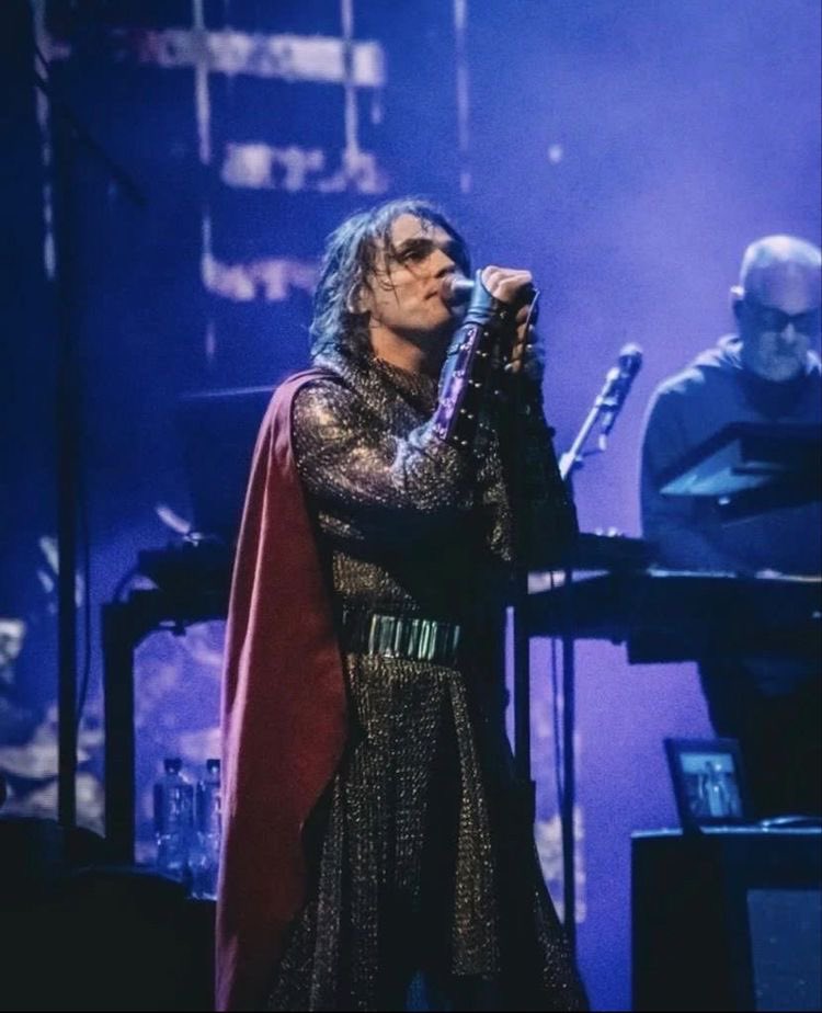 mcrpissr's tweet photo. COME BACK TO MEEEE https://t.co/dIG1fzGwQF