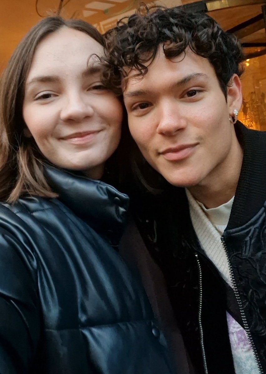 ilona ☀️ tweet media