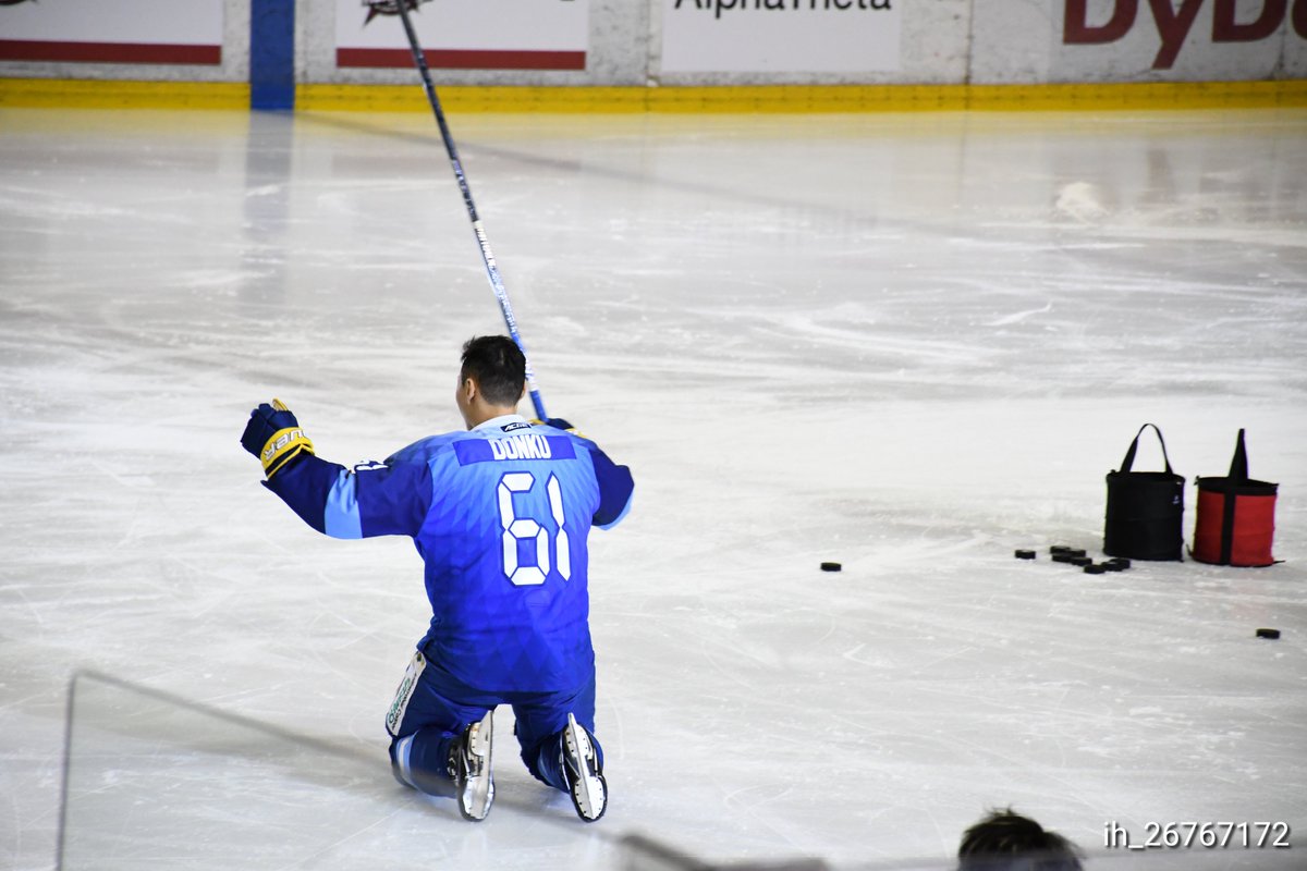 ih_26767172's tweet image. ゴール嬉しいクルクルドンク選手～‹‹\(´ω` )/››‹‹\(   ´)/››‹‹\( ´ω`)/››
  #アイスホッケーヒーローズ2
 #アジアリーグアイスホッケー
 #HLアニャン