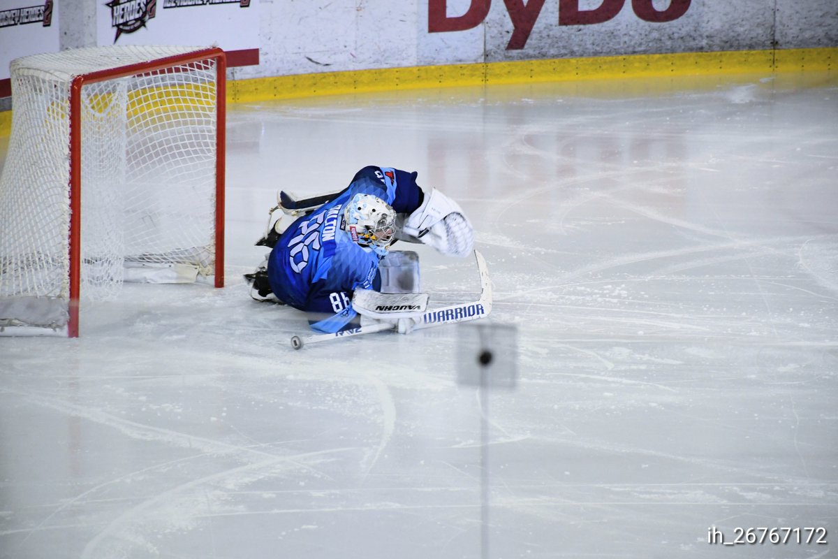 ih_26767172's tweet image. グルーガに忖度するダルトン😂
  #アイスホッケーヒーローズ2
 #アジアリーグアイスホッケー
 #HLアニャン
 #横浜グリッツ
 #グルーガ