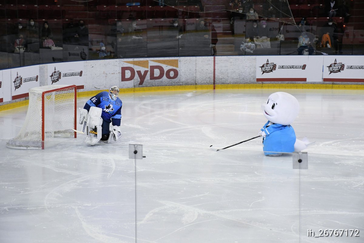 ih_26767172's tweet image. グルーガに忖度するダルトン😂
  #アイスホッケーヒーローズ2
 #アジアリーグアイスホッケー
 #HLアニャン
 #横浜グリッツ
 #グルーガ