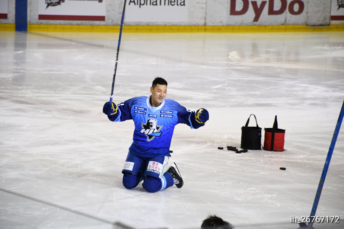 ih_26767172's tweet image. ゴール嬉しいクルクルドンク選手～‹‹\(´ω` )/››‹‹\(   ´)/››‹‹\( ´ω`)/››
  #アイスホッケーヒーローズ2
 #アジアリーグアイスホッケー
 #HLアニャン