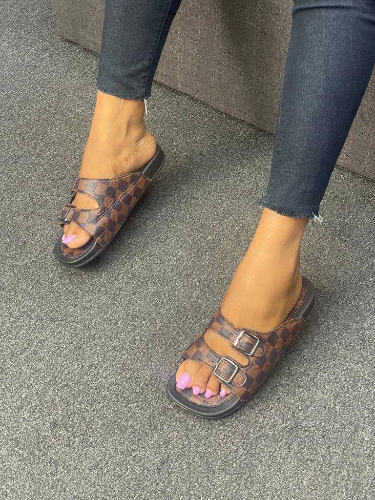 Fishwear2020's tweet photo. ๐item -Ladies Sandals
๐size-37-42
๐price ksh.1500
๐free delivery within Nairobi CBD and at an extra affordable cost across the country and World
๐0790554246 inbox for more info
๐Till no.5673003
#CardinalOtunga #Beyonce #Gabriel #yaya #triomio #Camavinga #andrewkibe #Gabriel https://t.co/LIaYVlaUtW
