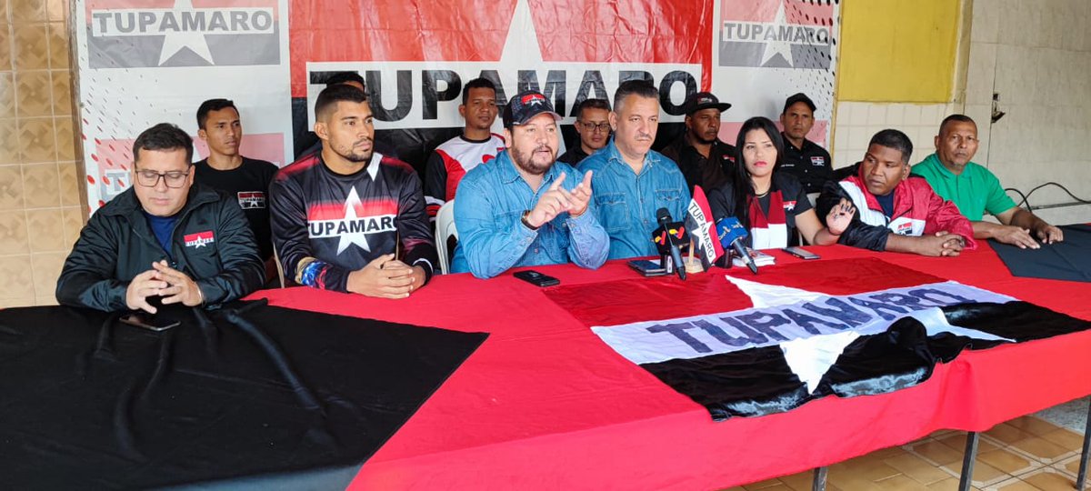 #AlMomento Rueda de Prensa de la Dirección Nacional Operativa,presidida por el camarada <a href="/WBenavides_MRT/">Williams Benavides</a>:
“En este año denominado el año de la #ComunaYProdución, desde TUPAMARO reafirmamos nuestro apoyo irrestricto al Proceso Revolucionario y al camarada Presidente <a href="/NicolasMaduro/">Nicolás Maduro</a>”
