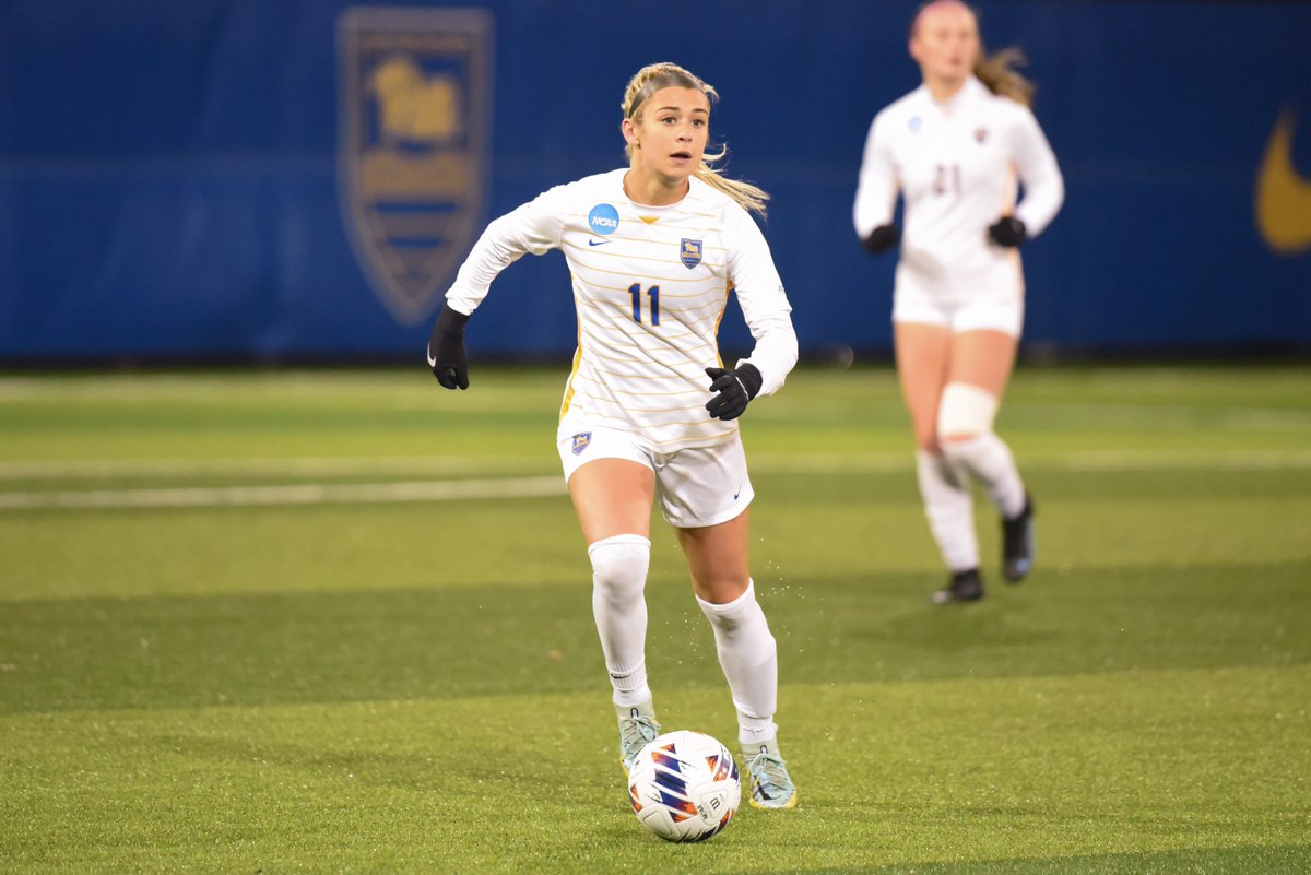 Pitt_WSOC's tweet photo. We are excited to announce that @haileyydavidson has been invited to the preseason camp of the NWSL's Houston Dash! Best of luck, Hailey!

📰 https://t.co/5o86ld1wTb

#H2P https://t.co/ansJfuuFyF