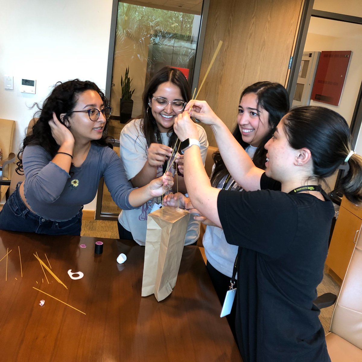 txbiomed's tweet photo. College students looking for paid summer #internships? #txbiomed offers positions in:
#biomedical #research labs👩🔬👨🔬🦠
#veterinarymedicine👩⚕️👨⚕️🩺🐒
#scicomm 🎙️✍️
#IT👨💻👩💻 & more
#scienceinternship
🗓️ Apps due Feb 10
👉 https://t.co/tGVqFIOF5k https://t.co/64QODBrdMp