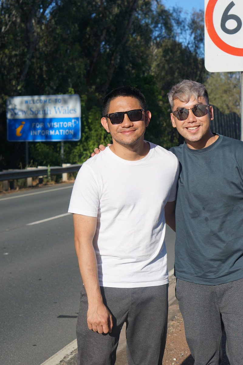 VergilChua's tweet photo. How it started        vs    How it's going

from telling me I have an amazing smile to crossing state borders. https://t.co/Q5QnQ9zVmY
