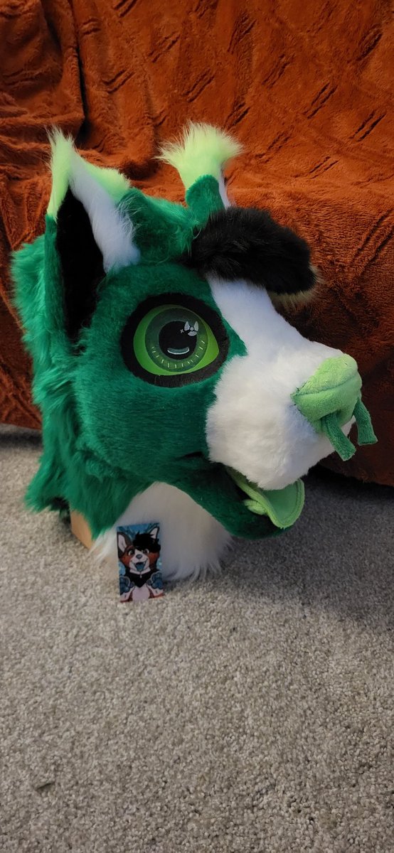 MMania749's tweet photo. The theme I was going for is toxic. It is ready to ship and and for sale for $950 plus shipping. Head comes with the nose horseshoe. It is removable as well. The eyes are follow me eyes. The upper teeth and outer eye (green and white areas) are 3D printed from my machine. https://t.co/GZT2N7tjX9