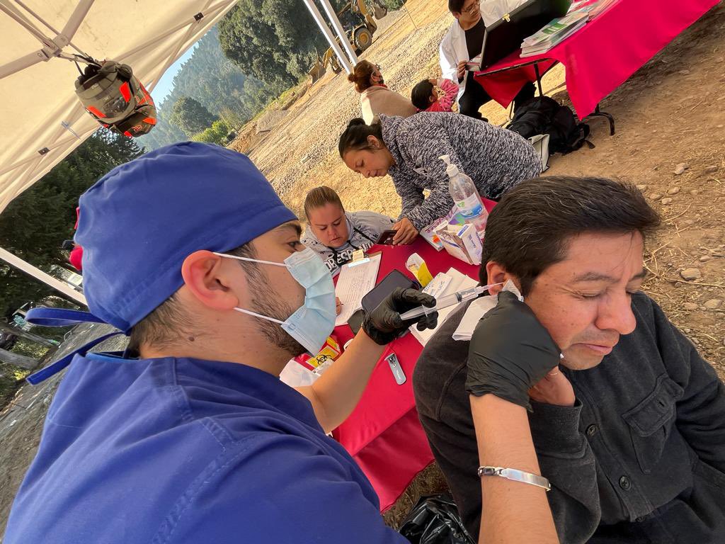 OPOLPRICDMX's tweet photo. Seguimos atendiendo a los y las vecinas de #ÁlvaroObregón con los mejores servicios y especialistas👏🏻✅
Te esperamos hasta las 14hrs en📍Las canchas de Fútbol la Brecha (el Panorámico) a un costado de la terminal de camiones, Pueblo Santa Rosa Xochiac.🙌🏼 
#PorBuenRumbo 🇲🇽 https://t.co/k45r2tbi8J