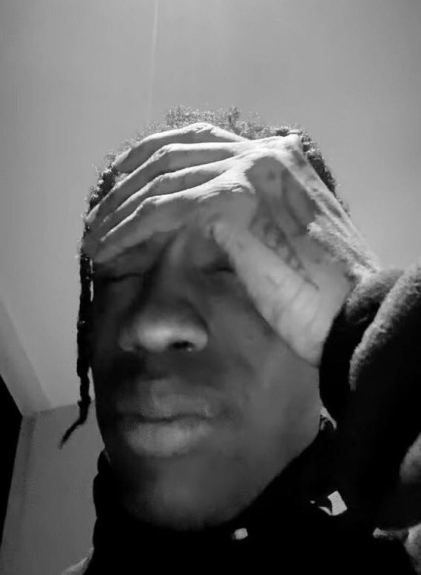 _TheSaintPablo_'s tweet photo. Amazing Travis feature only to be ruined because it was recorded on a iPhone 4 mic https://t.co/6t5EwQ8WYh