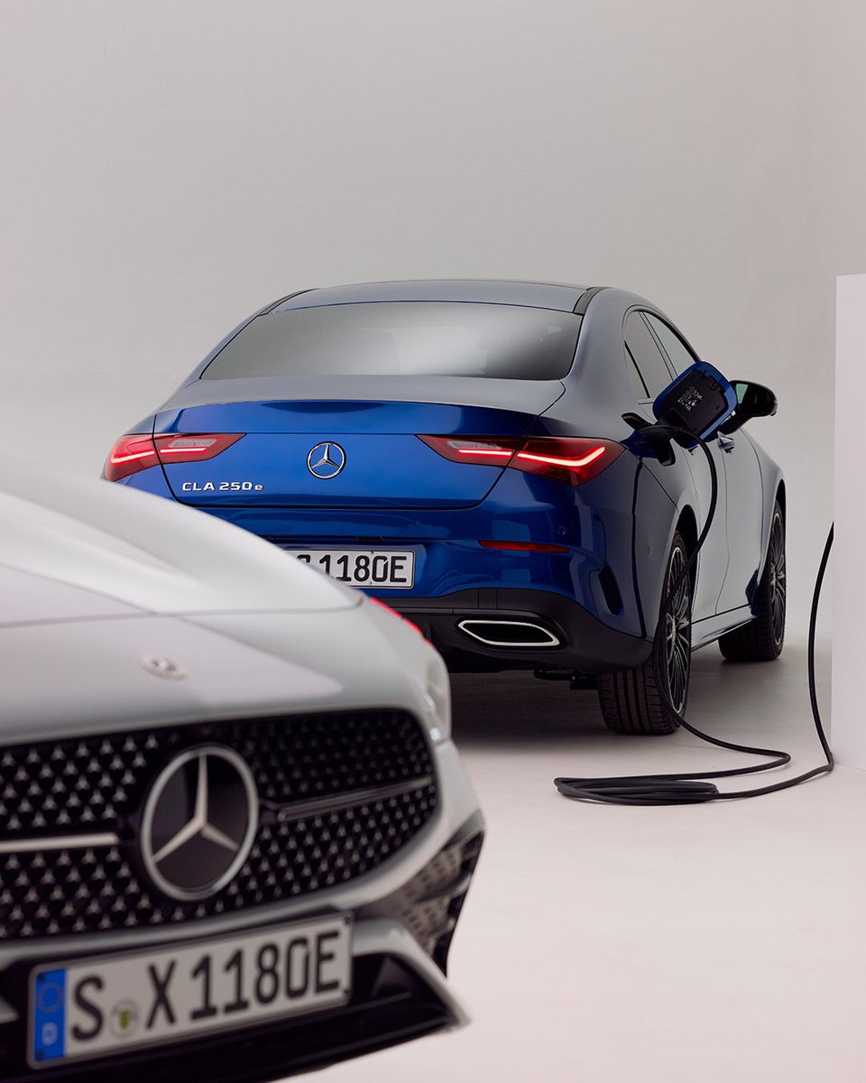 MercedesBenzIre's tweet photo. Recharge your drive. The new @MercedesBenz #CLA plug-in hybrid models. Impressive design paired with state-of-the-art technology for purely electric driving of up to 80 km. #MercedesBenz #Mercedes #ExpressYourDrive https://t.co/OzRl7LGtyX