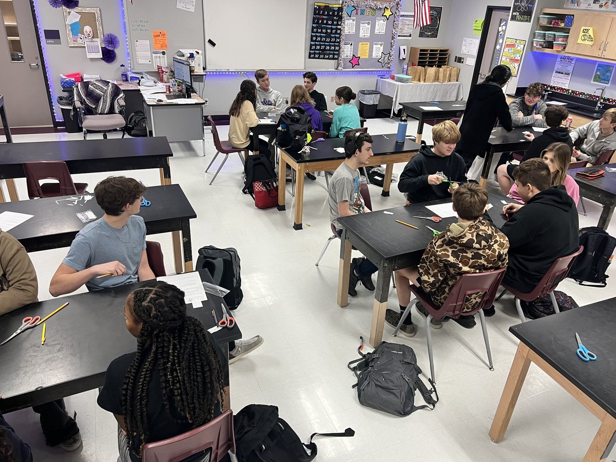 Practicing our genetics vocabulary with a series of games this week!! #learningisFUN #Biology 🧬🦠