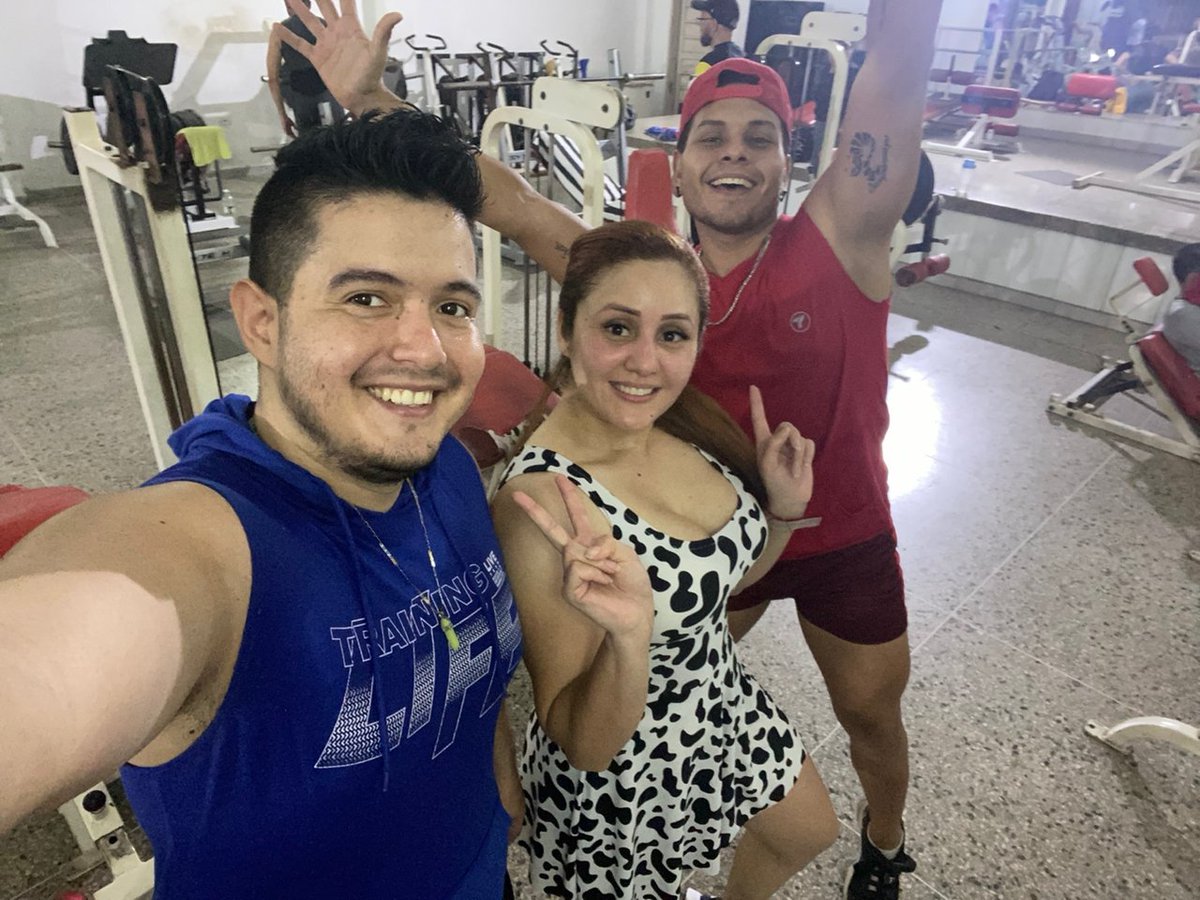 JTitanM's tweet photo. Nuestra primera semana retornando al gym.🏋🏻‍♂️🥵🦵🏻 Vamos con todo este 2023! 💪🏻😎 #gym #gymmotivation #modofitness #fitness #entrenando #boy #friends #gordito #hombre #motivacion #inicio #enero #boystyle #modobestia https://t.co/6xte13kmFl