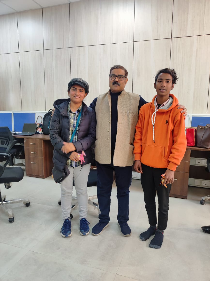 Parents' visit to school strengthens the bond and consistency between families and teachers. To foster this relationship, the guardian of one of our students, Himanshu and one student Sumit visited <a href="/DMVS_22/">Delhi Model Virtual School</a>  and appreciated the entire DMVS faculty for their splendid efforts.