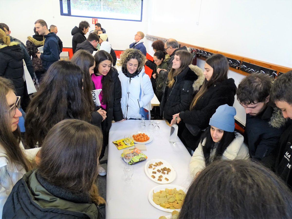 leartiker's tweet photo. Gaur Lorena gure lankidea @Leartik-ek antolatutako “Proteina osasungarri eta jasangarri berriak” jardunaldian izan da #InsektLabel-eko Josu Oleaga eta @Innomylabs-eko Francisco Kuhar-ekin batera. Eskerrik asko! Plazer bat izan da!
📸 https://t.co/mFWDeugT5u https://t.co/VdemZr56WG