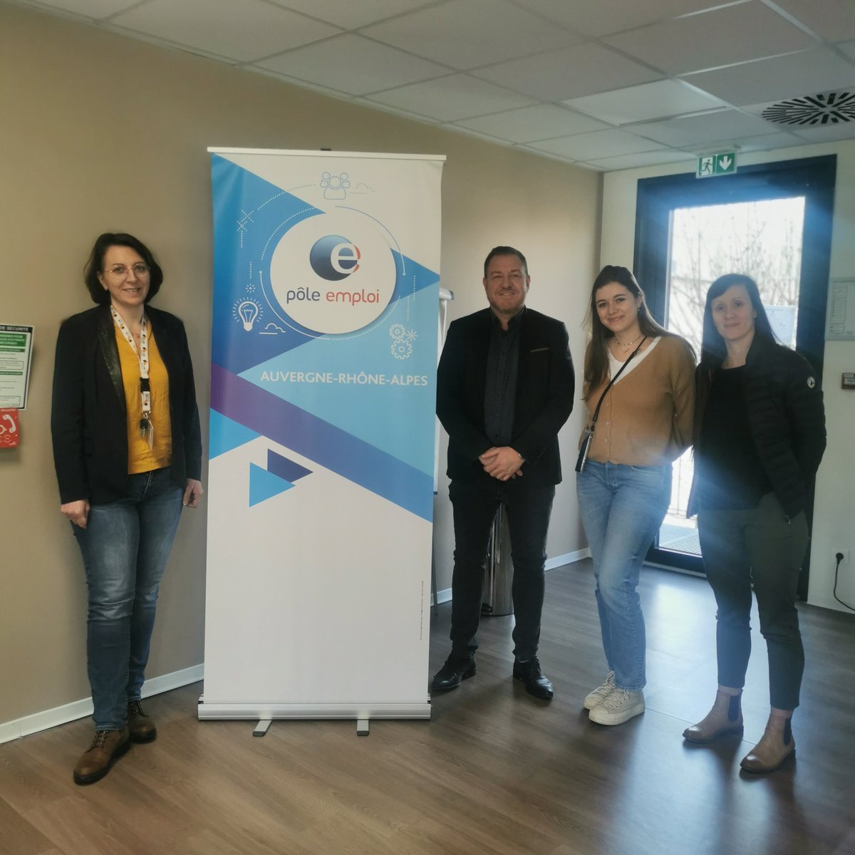 @poleemploi_ara Belle collaboration entre Adecco et pôle emploi. L'objectif est double : agir en faveur des demandeurs d'emploi et des intérimaires et oeuvrer au bénéfice des employeurs pour réduire les difficultés de recrutement.