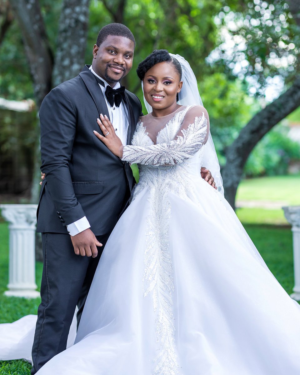 TukeniStudio's tweet photo. Congratulations Mthokozisi and Carol❤️

#zimbabweweddings  #zimbabwecouples  #hararecouples https://t.co/kIY0oaWwt6
