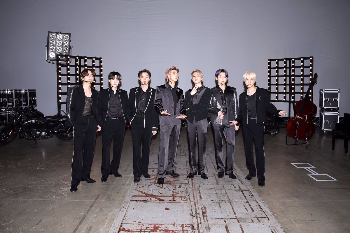🌱❤️Dinámica iHeart Radio Music Award

Comenta x separado

🌹Días de la semana
🌿5 paises
🌹5 marcas de carros
🌿Meses del año

I vote for #BTSArmy as #BestFanArmy of <a href="/BTS_twt/">방탄소년단</a> #iHeartAwards 2023