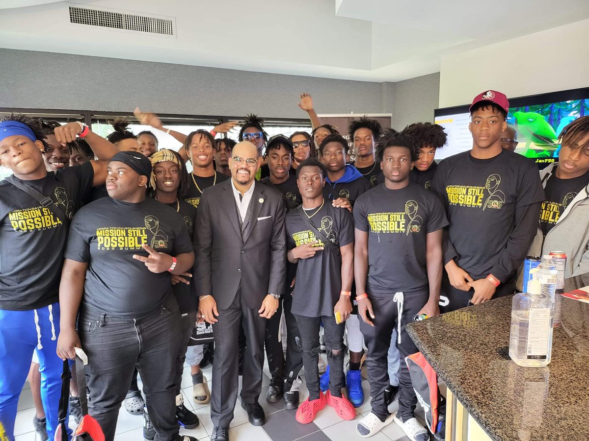 saveoursons_inc's tweet photo. Learning, growing and building leadership skills. It is all about our young men! We are excited about the inaugural "Making the Dream a Reality Breakfast." What do you hope to learn? #SaveOurSonsJax #StPaulGlobal https://t.co/Kj6SwOoLco