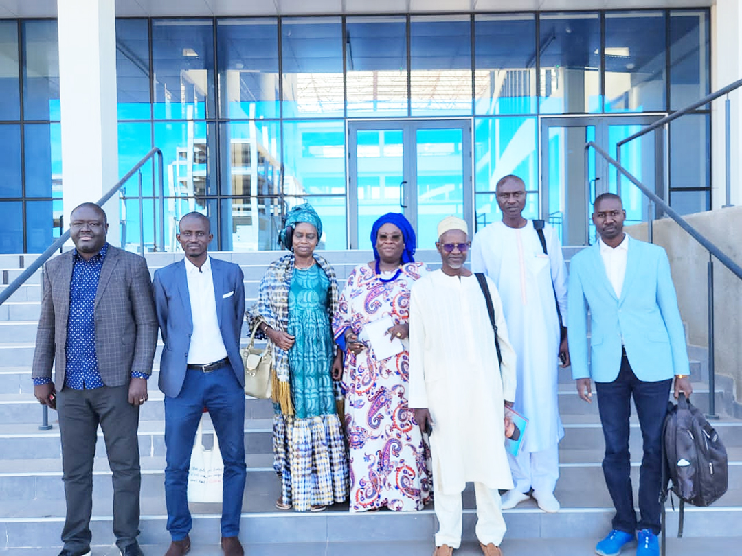 MahtarMbow's tweet image. [#travail #visiteguidee]
L’UAM a reçu, ce jeudi 19 janvier 2023, une délégation de responsables de bibliothèques pour une séance de travail sous forme d’échanges avec la Directrice de la bibliothèque de l’UAM, Madame Awa Cisse DIOUF.
#UAM #kebetu #Entrepreneuriat #Jeunesse #kitab