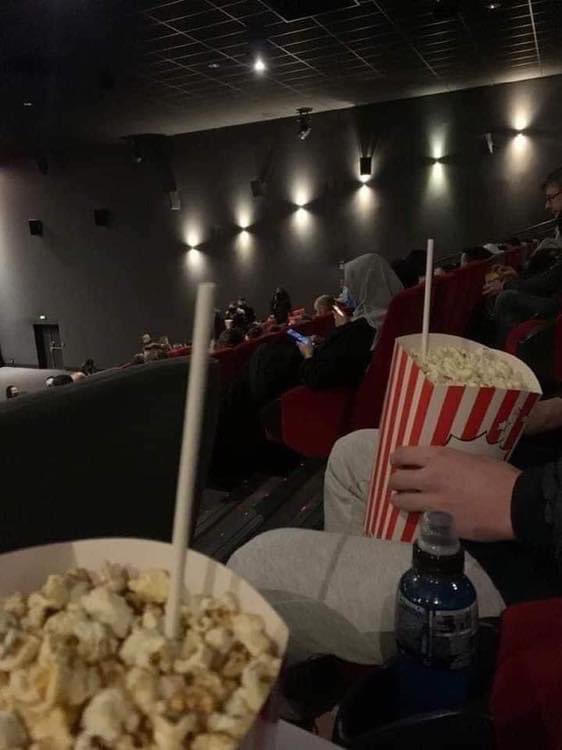 1MillonMikee's tweet photo. Preciso ir ao cinema. 🥺 🍿 https://t.co/gpsDuKEzoM